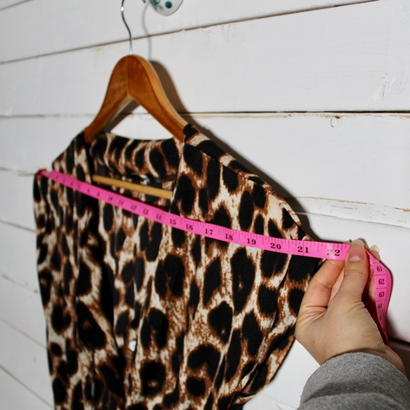 SOLD Cuffed Button Placket Leopard Jumpsuit NWT - Picture 8 of 11